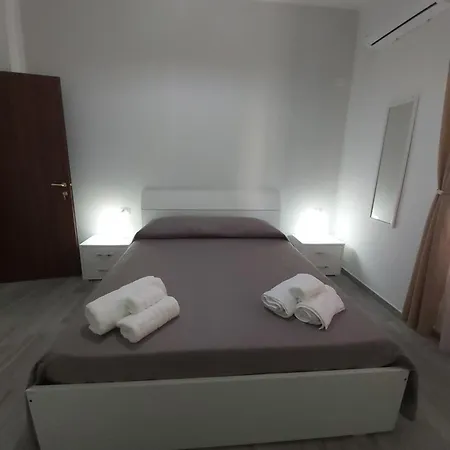 Raffaela Bed & Breakfast *