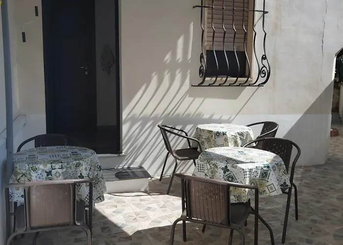 Raffaela Bed and Breakfast 3*